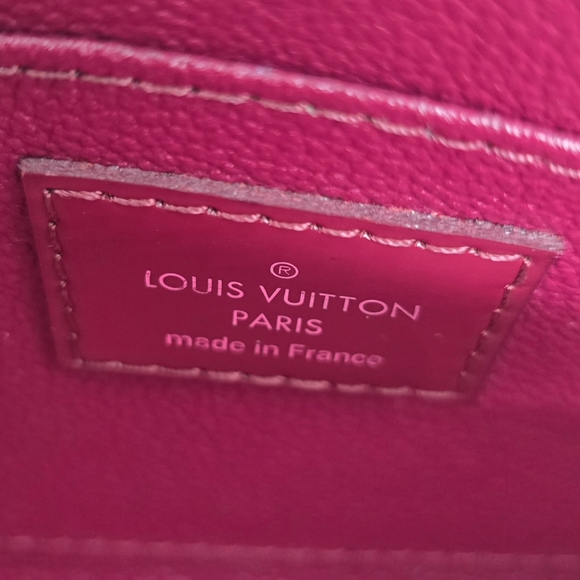 LOUIS VUITTON Epi Cosmetic Bag PM - Picture 8 of 12